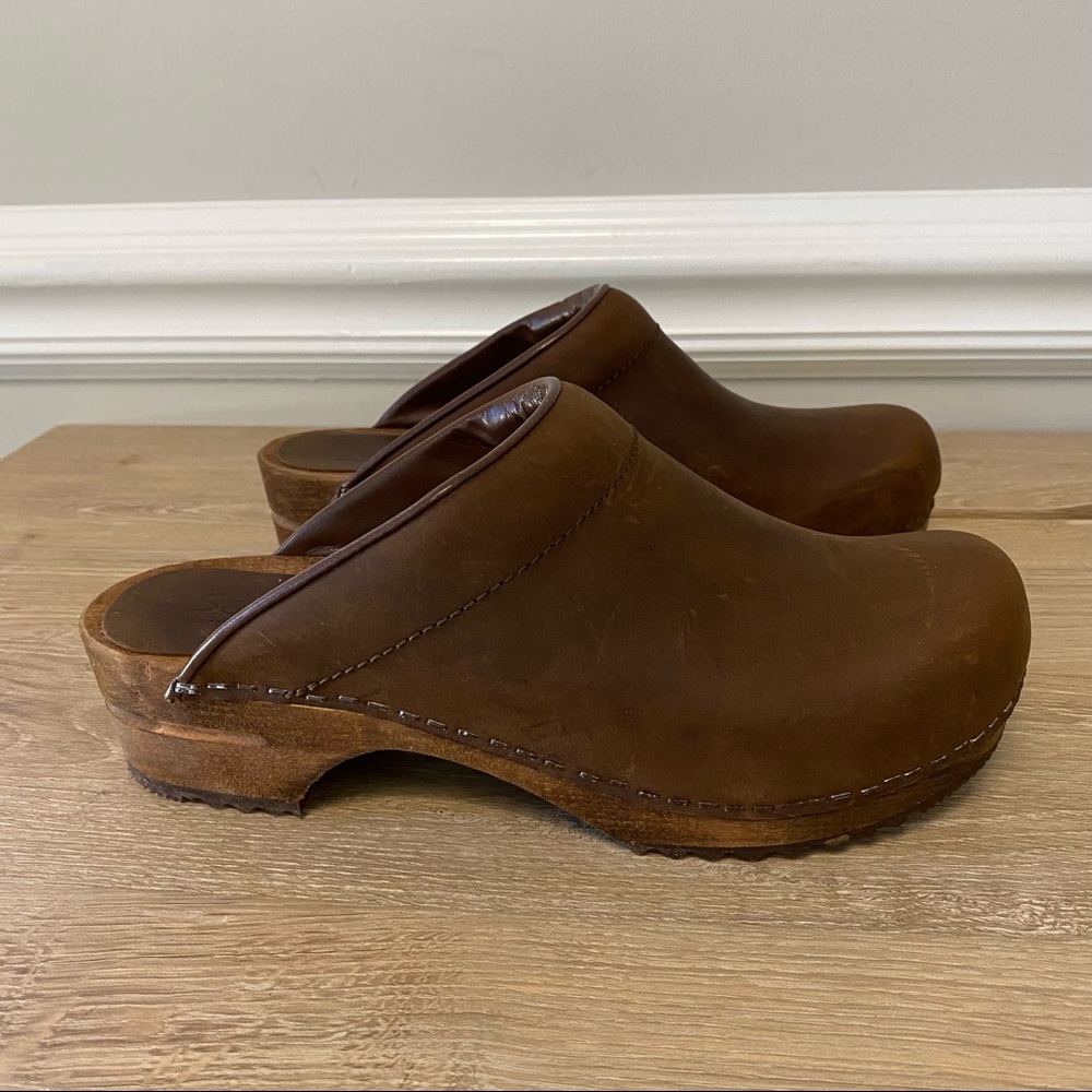 SANITA Chrissy Wood Clogs Chestnut Brown Oiled Leather